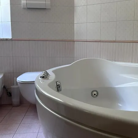 Apartmán Chateaux Verte La Vetusta Di 90 Mq *